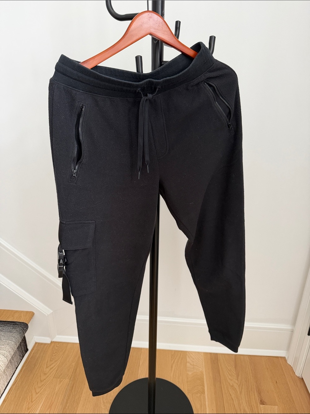 ALO Yoga Black Zip Cargo Joggers